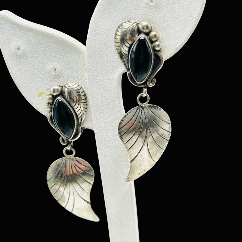 Vintage Navajo Sterling Black Onyx Leaf Drop Earrings Clip